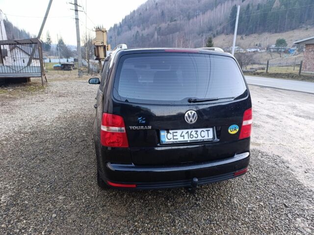 Черный Фольксваген Туран, объемом двигателя 2 л и пробегом 320 тыс. км за 6800 $, фото 4 на Automoto.ua