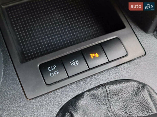 Черный Фольксваген Туран, объемом двигателя 2 л и пробегом 260 тыс. км за 9390 $, фото 29 на Automoto.ua