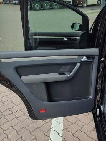 Чорний Фольксваген Туран, об'ємом двигуна 1.97 л та пробігом 318 тис. км за 5700 $, фото 25 на Automoto.ua