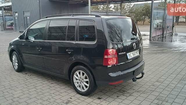 Черный Фольксваген Туран, объемом двигателя 2 л и пробегом 249 тыс. км за 8400 $, фото 8 на Automoto.ua