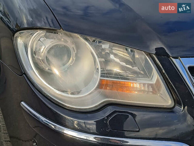 Черный Фольксваген Туран, объемом двигателя 2 л и пробегом 260 тыс. км за 9390 $, фото 4 на Automoto.ua