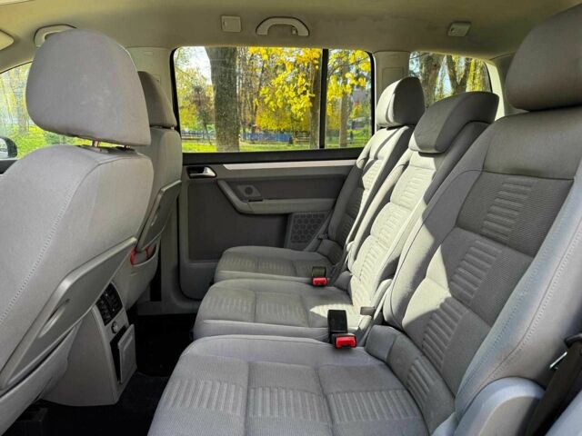 Чорний Фольксваген Туран, об'ємом двигуна 1.4 л та пробігом 242 тис. км за 6390 $, фото 16 на Automoto.ua