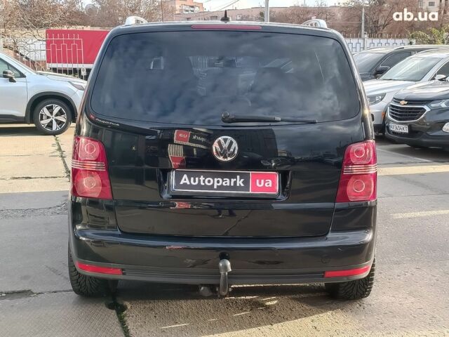 Чорний Фольксваген Туран, об'ємом двигуна 2 л та пробігом 260 тис. км за 9390 $, фото 8 на Automoto.ua