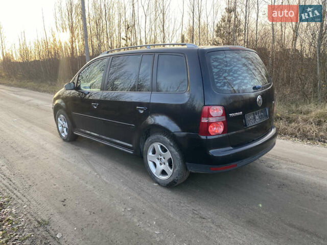 Черный Фольксваген Туран, объемом двигателя 1.9 л и пробегом 367 тыс. км за 3400 $, фото 3 на Automoto.ua