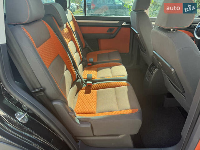 Черный Фольксваген Туран, объемом двигателя 1.4 л и пробегом 278 тыс. км за 6700 $, фото 10 на Automoto.ua