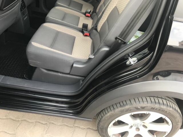 Черный Фольксваген Туран, объемом двигателя 1.4 л и пробегом 260 тыс. км за 6500 $, фото 8 на Automoto.ua