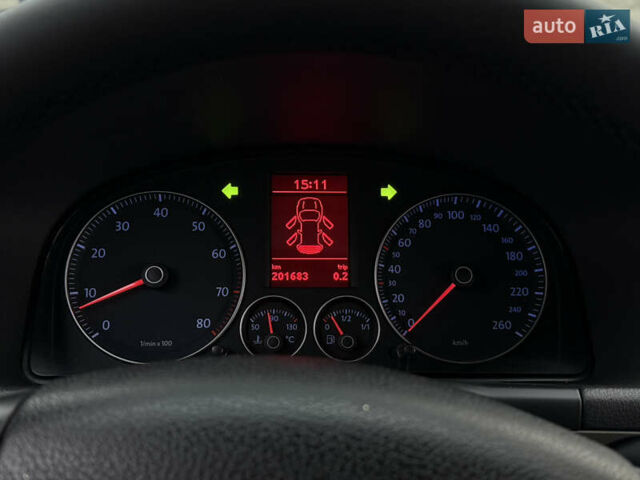 Чорний Фольксваген Туран, об'ємом двигуна 1.6 л та пробігом 201 тис. км за 7350 $, фото 35 на Automoto.ua