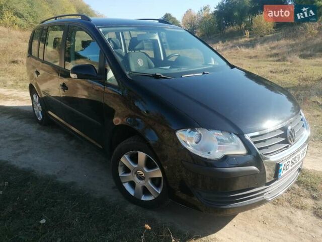 Чорний Фольксваген Туран, об'ємом двигуна 1.6 л та пробігом 250 тис. км за 7700 $, фото 2 на Automoto.ua