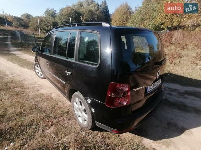 Чорний Фольксваген Туран, об'ємом двигуна 1.6 л та пробігом 250 тис. км за 7700 $, фото 3 на Automoto.ua