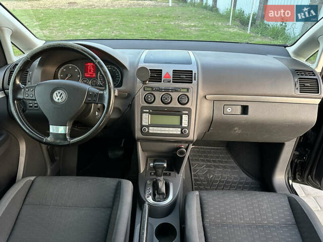 Чорний Фольксваген Туран, об'ємом двигуна 1.97 л та пробігом 270 тис. км за 8300 $, фото 12 на Automoto.ua