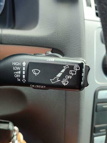 Черный Фольксваген Туран, объемом двигателя 1.97 л и пробегом 318 тыс. км за 6000 $, фото 2 на Automoto.ua