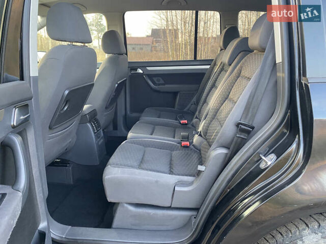 Черный Фольксваген Туран, объемом двигателя 1.9 л и пробегом 367 тыс. км за 3400 $, фото 5 на Automoto.ua