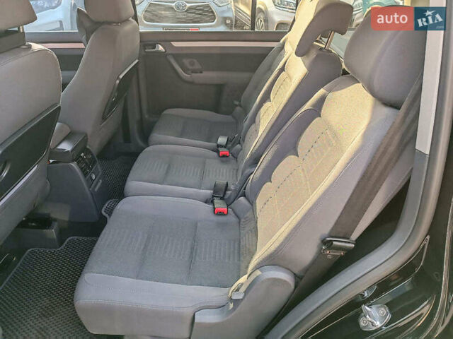 Черный Фольксваген Туран, объемом двигателя 2 л и пробегом 260 тыс. км за 9390 $, фото 13 на Automoto.ua