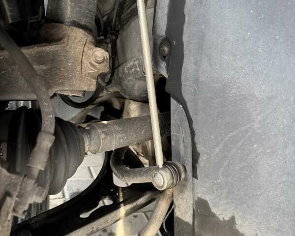 Черный Фольксваген Туран, объемом двигателя 1.97 л и пробегом 314 тыс. км за 7300 $, фото 20 на Automoto.ua