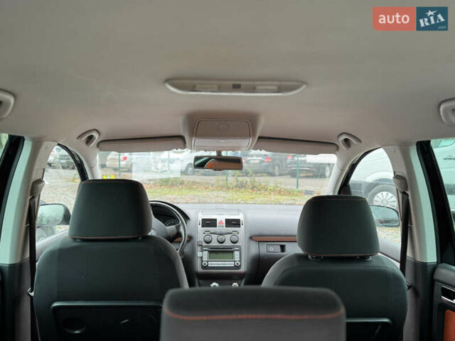 Черный Фольксваген Туран, объемом двигателя 1.4 л и пробегом 278 тыс. км за 6700 $, фото 24 на Automoto.ua