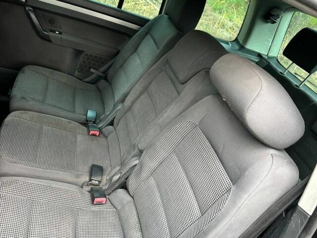 Черный Фольксваген Туран, объемом двигателя 1.9 л и пробегом 244 тыс. км за 1650 $, фото 3 на Automoto.ua