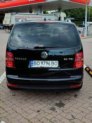 Черный Фольксваген Туран, объемом двигателя 1.97 л и пробегом 318 тыс. км за 6000 $, фото 32 на Automoto.ua