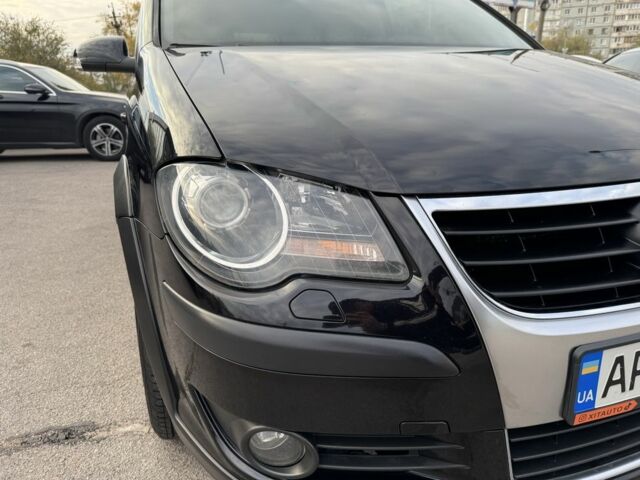 Черный Фольксваген Туран, объемом двигателя 1.9 л и пробегом 278 тыс. км за 7100 $, фото 15 на Automoto.ua