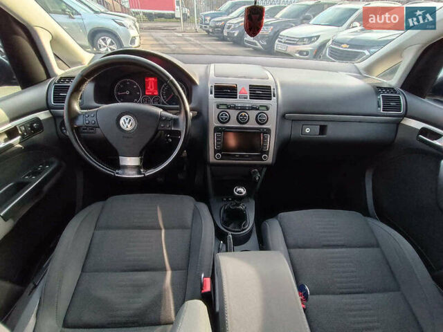 Черный Фольксваген Туран, объемом двигателя 2 л и пробегом 260 тыс. км за 9390 $, фото 15 на Automoto.ua