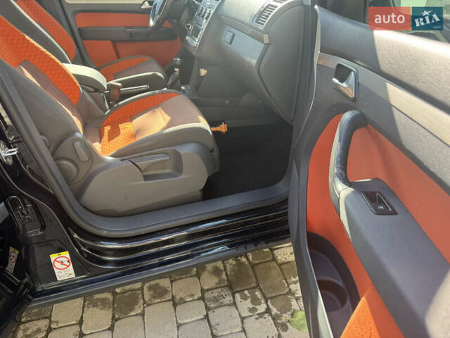 Черный Фольксваген Туран, объемом двигателя 1.4 л и пробегом 278 тыс. км за 6700 $, фото 11 на Automoto.ua