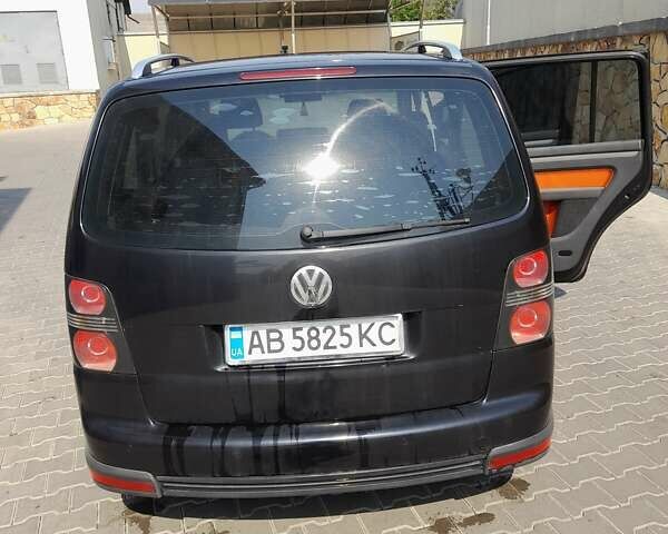 Черный Фольксваген Туран, объемом двигателя 1.4 л и пробегом 300 тыс. км за 7100 $, фото 10 на Automoto.ua