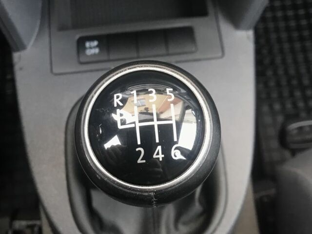 Черный Фольксваген Туран, объемом двигателя 1.4 л и пробегом 260 тыс. км за 6500 $, фото 14 на Automoto.ua