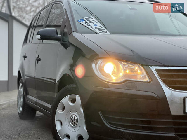 Черный Фольксваген Туран, объемом двигателя 2 л и пробегом 248 тыс. км за 6199 $, фото 40 на Automoto.ua