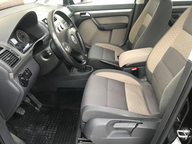 Черный Фольксваген Туран, объемом двигателя 1.4 л и пробегом 260 тыс. км за 6500 $, фото 12 на Automoto.ua