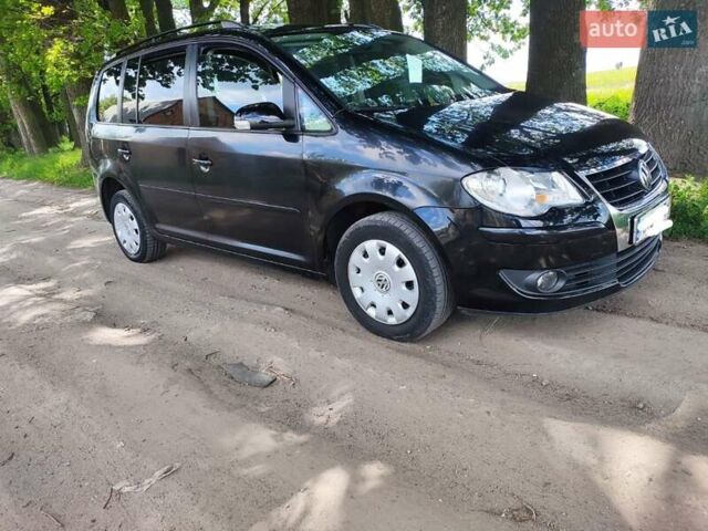 Черный Фольксваген Туран, объемом двигателя 2 л и пробегом 285 тыс. км за 7700 $, фото 6 на Automoto.ua