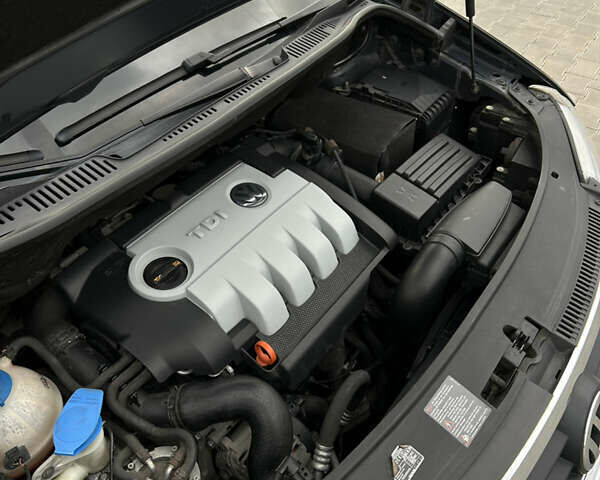 Чорний Фольксваген Туран, об'ємом двигуна 1.9 л та пробігом 124 тис. км за 8700 $, фото 34 на Automoto.ua