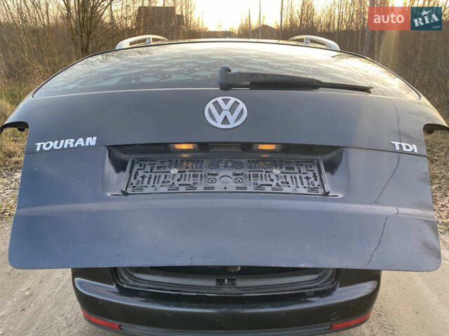Черный Фольксваген Туран, объемом двигателя 1.9 л и пробегом 367 тыс. км за 3400 $, фото 4 на Automoto.ua
