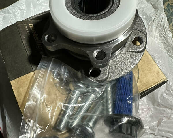 Чорний Фольксваген Туран, об'ємом двигуна 1.97 л та пробігом 270 тис. км за 8300 $, фото 45 на Automoto.ua