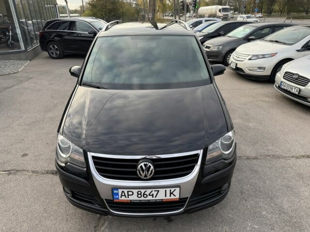 Черный Фольксваген Туран, объемом двигателя 1.9 л и пробегом 278 тыс. км за 7100 $, фото 9 на Automoto.ua