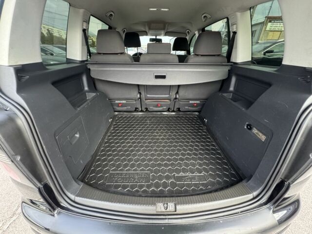 Черный Фольксваген Туран, объемом двигателя 1.9 л и пробегом 278 тыс. км за 7100 $, фото 19 на Automoto.ua