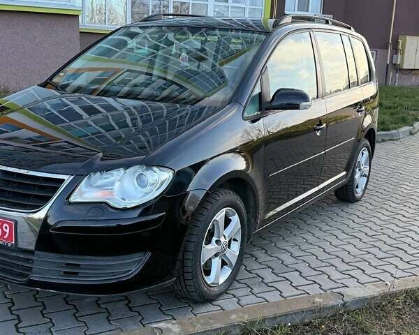 Чорний Фольксваген Туран, об'ємом двигуна 1.6 л та пробігом 178 тис. км за 7950 $, фото 10 на Automoto.ua