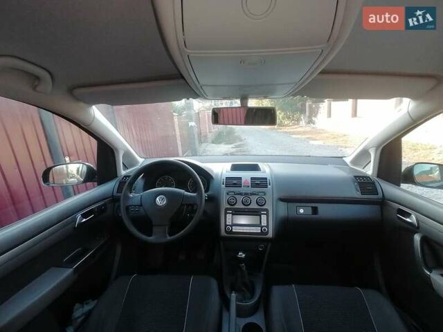 Чорний Фольксваген Туран, об'ємом двигуна 1.6 л та пробігом 250 тис. км за 7700 $, фото 8 на Automoto.ua
