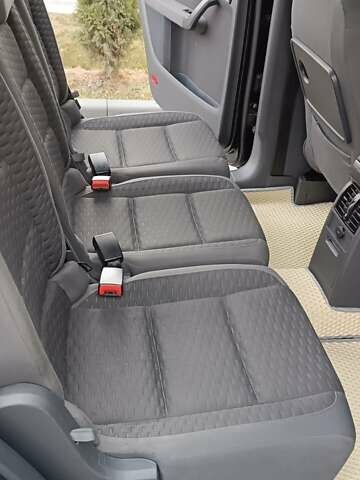 Черный Фольксваген Туран, объемом двигателя 2 л и пробегом 249 тыс. км за 8400 $, фото 9 на Automoto.ua