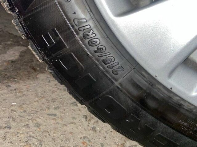 Черный Фольксваген Туран, объемом двигателя 1.4 л и пробегом 377 тыс. км за 6200 $, фото 6 на Automoto.ua