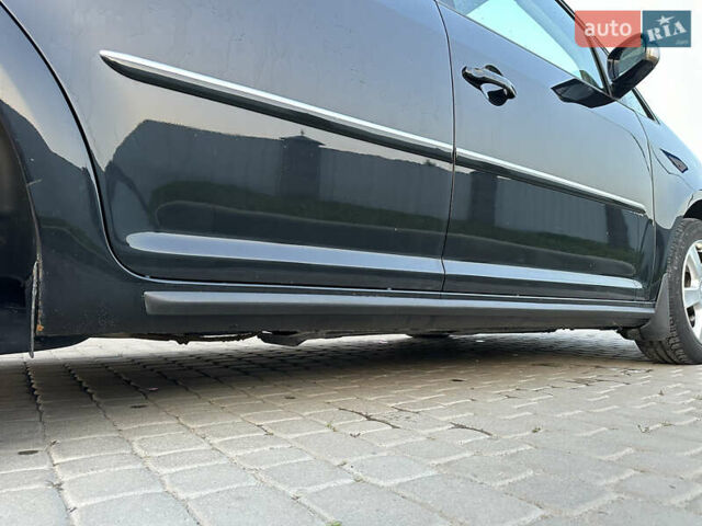 Чорний Фольксваген Туран, об'ємом двигуна 1.97 л та пробігом 270 тис. км за 8300 $, фото 24 на Automoto.ua