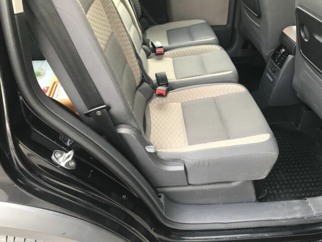 Черный Фольксваген Туран, объемом двигателя 1.4 л и пробегом 260 тыс. км за 6500 $, фото 6 на Automoto.ua