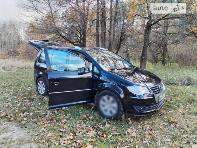 Чорний Фольксваген Туран, об'ємом двигуна 0 л та пробігом 280 тис. км за 7300 $, фото 2 на Automoto.ua