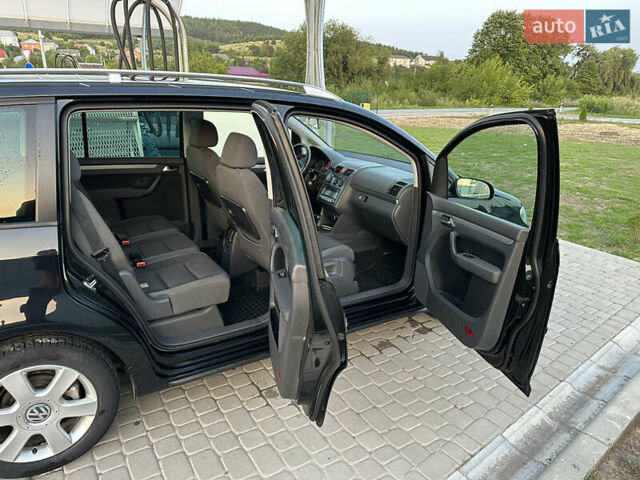 Чорний Фольксваген Туран, об'ємом двигуна 1.97 л та пробігом 270 тис. км за 8300 $, фото 11 на Automoto.ua