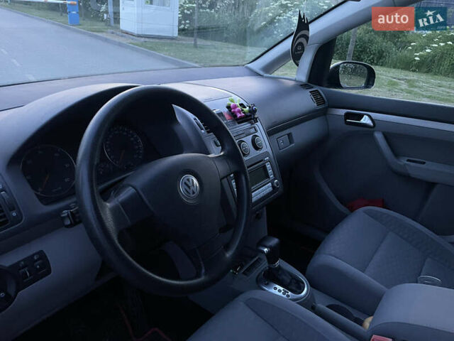 Чорний Фольксваген Туран, об'ємом двигуна 1.9 л та пробігом 285 тис. км за 7200 $, фото 5 на Automoto.ua