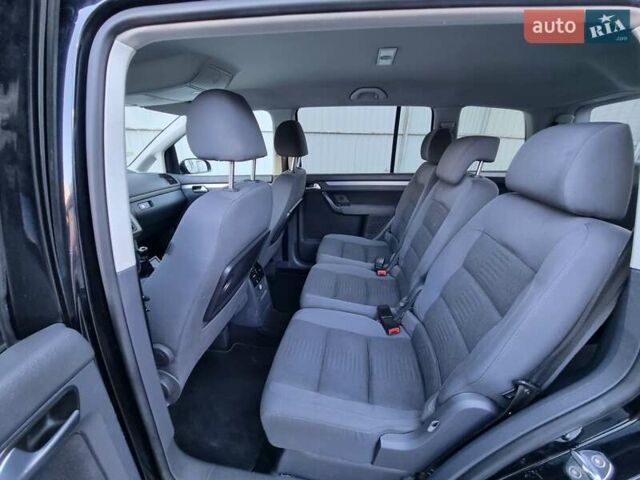 Черный Фольксваген Туран, объемом двигателя 1.4 л и пробегом 193 тыс. км за 7300 $, фото 5 на Automoto.ua