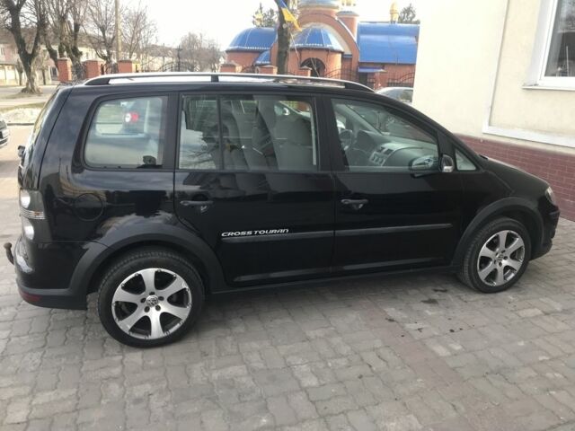 Черный Фольксваген Туран, объемом двигателя 1.4 л и пробегом 260 тыс. км за 6500 $, фото 3 на Automoto.ua