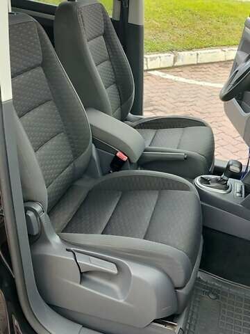 Черный Фольксваген Туран, объемом двигателя 1.97 л и пробегом 318 тыс. км за 6000 $, фото 14 на Automoto.ua