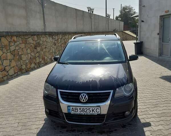 Черный Фольксваген Туран, объемом двигателя 1.4 л и пробегом 300 тыс. км за 7100 $, фото 12 на Automoto.ua