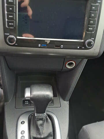 Черный Фольксваген Туран, объемом двигателя 1.4 л и пробегом 193 тыс. км за 6950 $, фото 22 на Automoto.ua