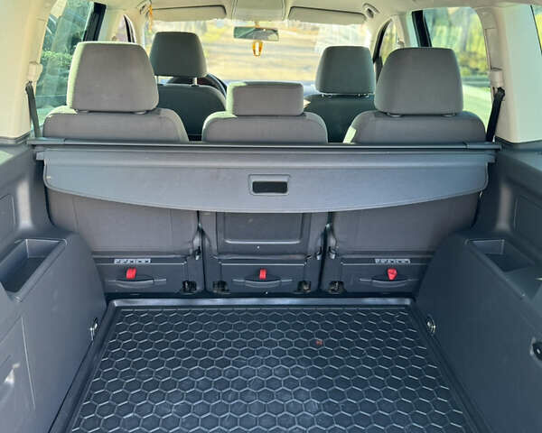 Черный Фольксваген Туран, объемом двигателя 1.4 л и пробегом 217 тыс. км за 8300 $, фото 8 на Automoto.ua