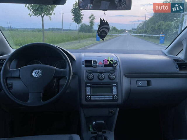 Чорний Фольксваген Туран, об'ємом двигуна 1.9 л та пробігом 285 тис. км за 7200 $, фото 6 на Automoto.ua